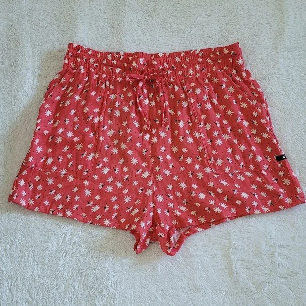 Hurley🌊 Floral💐 Ditsy Shorts - NWT